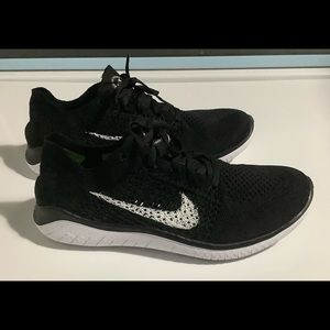 EUC Nike Free RN Flyknit Size 8.5